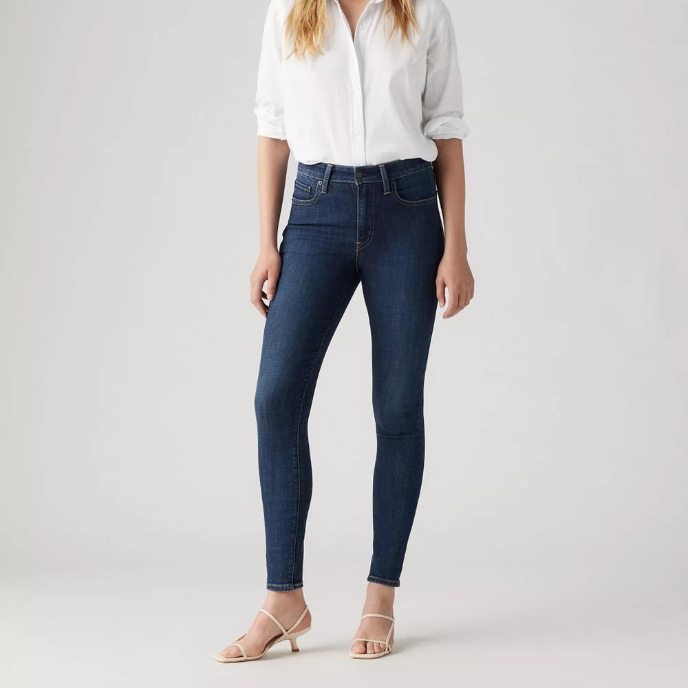 Levi’s 721 HIGH RISE SKINNY WOMEN'S JEANS size 28